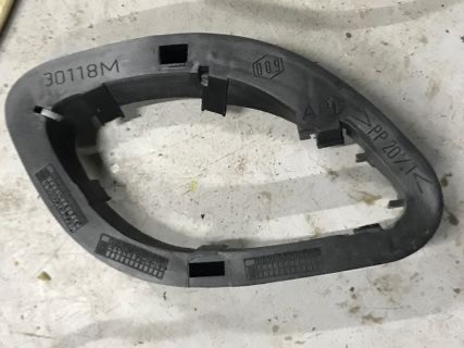 Бу кронштейн внутренней ручки Renault, 7701051687, Laguna 2, Espace 4 ,задней правой. Кропивницкий - изображение 1