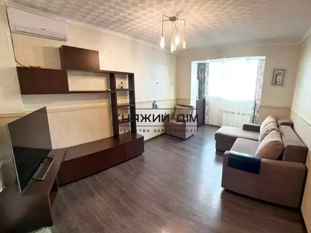 Оренда 2к.кв. Солом'янська площа, метро Олімпійська № 11204989 Киев - изображение 1