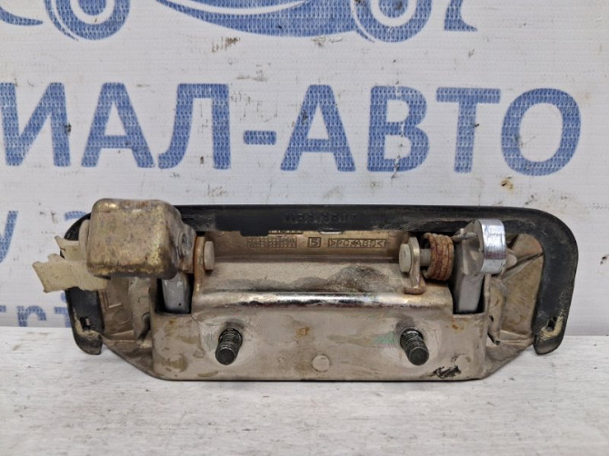 Ручка двери внешняя передняя левая Mitsubishi Pajero Sport K9 2.5 DIESEL 4D56 1996 (б/у) Київ - зображення 3