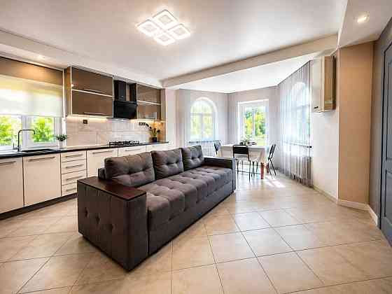 продажа 4-к дом Киево-Святошинский, Лесники, 180000 $ 