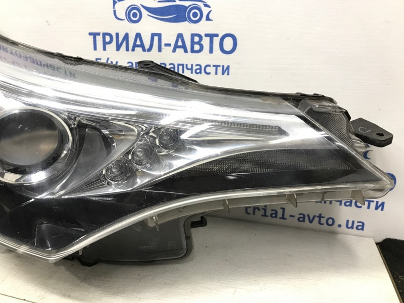 Фара правая галоген Рестайлинг Toyota Avensis T27 2.0 DIESEL 2009 (б/у) Київ - зображення 3