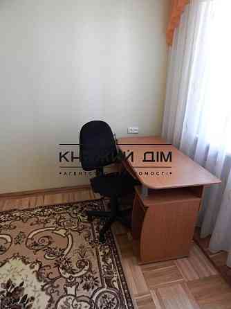 Хороша 3-х. кімнатна,роздільна квартира.Метро Вырлица. Код об'єкту: 1199581. Київ