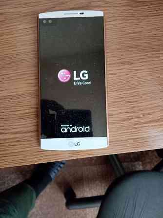 Відвал чіпа на двох LG V10 2шт..Один дісплей ідеальний,другий трохи підсажений.2000гр за два. Київ