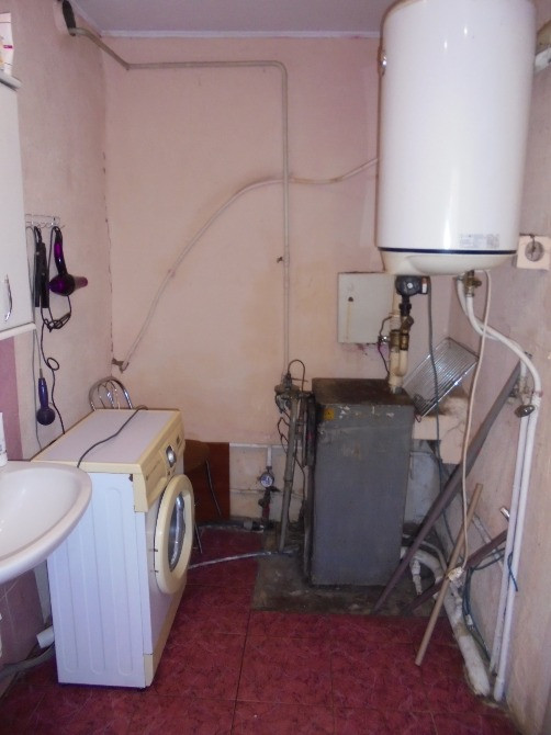 Бородянка. Деревянный дом (из дуба) обложенный кирпичом 60кв.м. на три комнаты. Бородянка - изображение 12