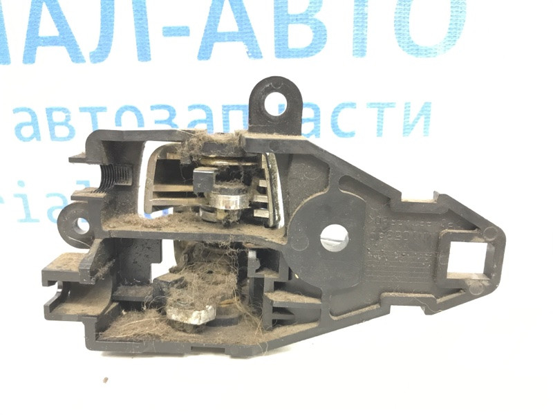 Ручка двери внутренняя правая Mitsubishi L200 KB 2.5 ДИЗЕЛЬ 4D56U 2006 (б/у) Київ - зображення 3