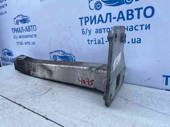 Кронштейн усилителя переднего бампера Jeep Cherokee KL 2.4 БЕНЗИН ED6 2013 прав. (б/у) Киев