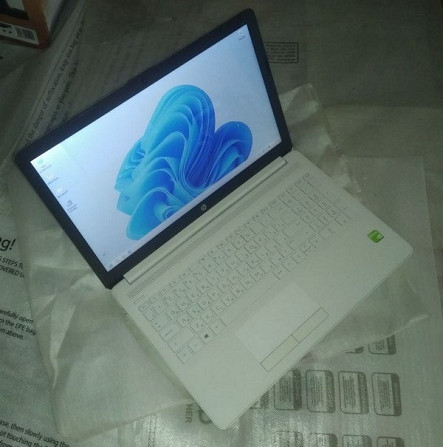 Ноутбук HP Notebook 15-da0223ur White Київ - зображення 4