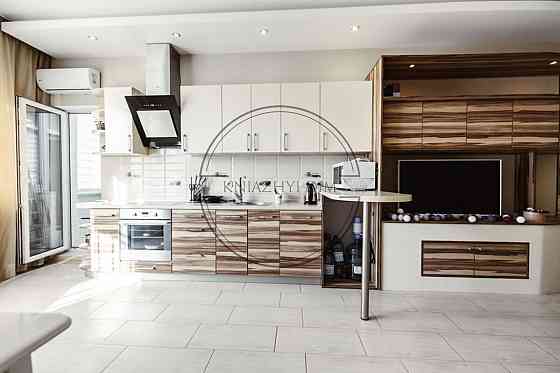 Срочно продам!!! Большая 1-я. кв. в ЖК Изумрудный. Код объекта: 21130175. Київ