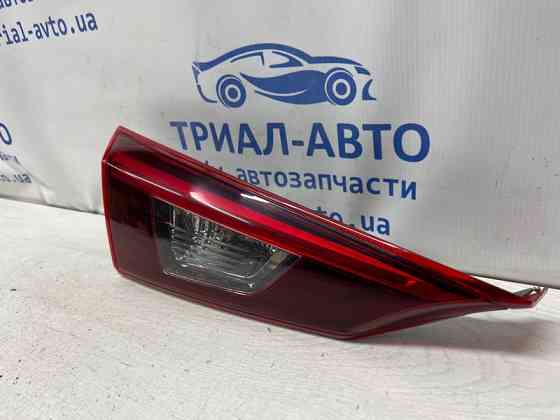 Фонарь задний внутренний левый Mazda 3 BM 2.2 DIESEL 2013 (б/у) Киев
