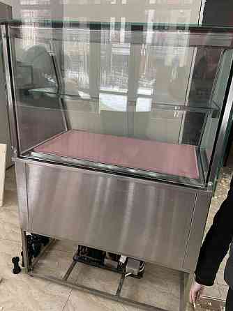 продам холодильну вітрину кондитерську Ирпень