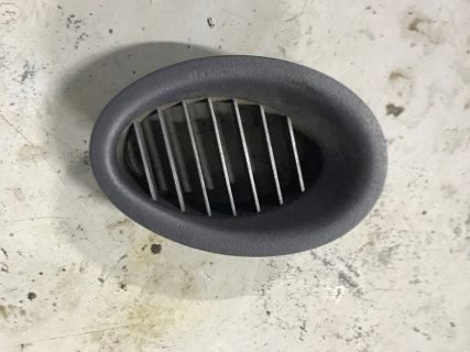 Бу дефлектор обдува салона левый Mercedes W168 1688310760, A1688310760 Кропивницький - зображення 2