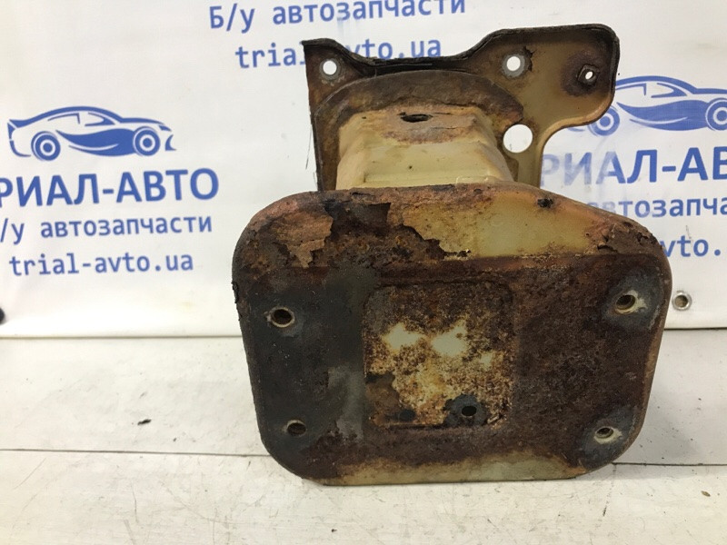 Кронштейн усилителя переднего бампера Chevrolet Captiva C100 2.4 БЕНЗИН Z24SED 2006 прав. (б/у) Киев - изображение 4