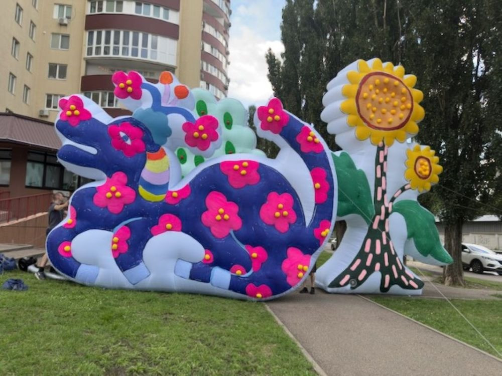 Декорации улиц надувные для оформления сцены, рекламы Київ - зображення 1