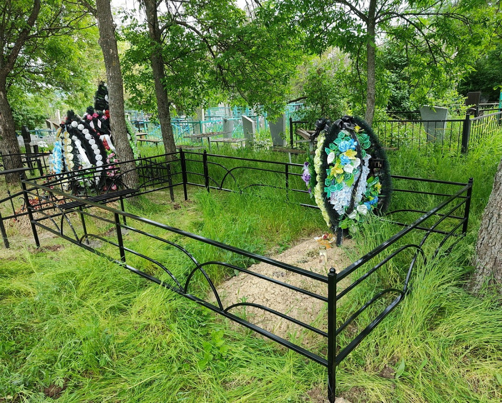 Оградка на могилу. Дніпро - зображення 2