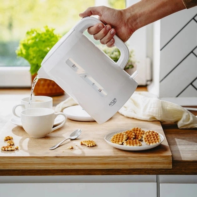 Электрочайник Adler AD 1386 2.2 л белый Київ - зображення 5