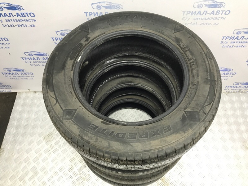 Шины 4шт r17 (б/у) Киев - изображение 2
