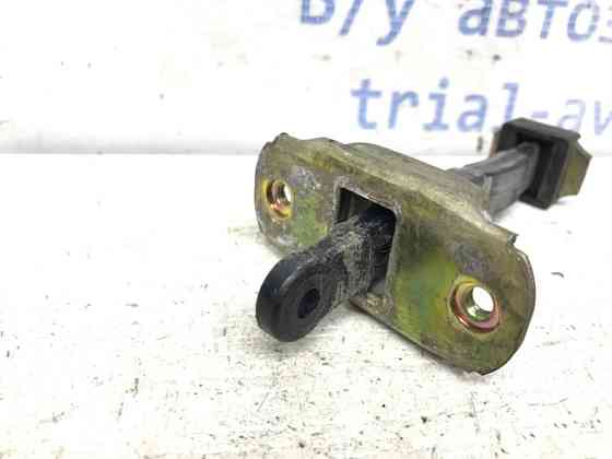 Ограничитель двери задний правый Mitsubishi Pajero Sport K9 2.5 DIESEL 4D56 1996 (б/у) Київ