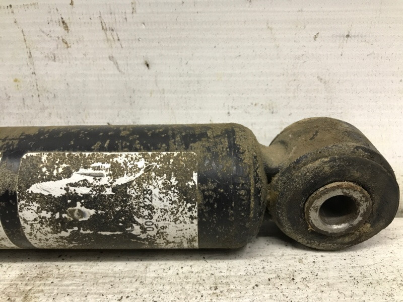 Амортизатор Передний Mitsubishi Pajero Sport K9 2.5 DIESEL 4D56 1996 (б/у) Київ - зображення 4