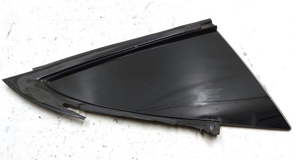 Стекло крыла заднего правого (форточка) с повреждением Tesla model 3 1098758-00-G Київ - зображення 1