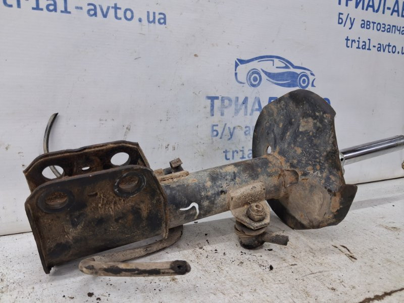 Амортизатор передний левый Toyota Avensis T25 1.8 БЕНЗИН 1ZZFE 2002 (б/у) Київ - зображення 3