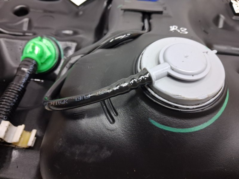 Бак топливный пластик Toyota Auris E150 1.6 БЕНЗИН 1ZRFAE 2006 (б/у) Киев - изображение 5