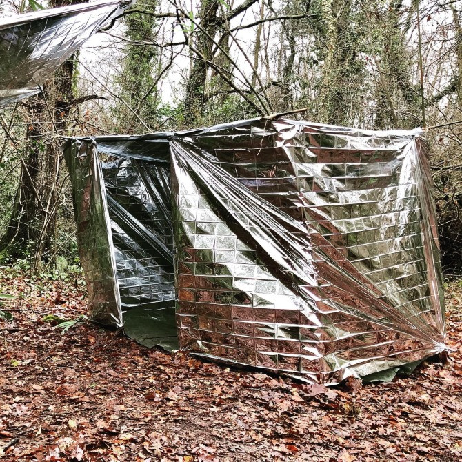 Спасательное одеяло 130×210 мм аварийное покрывало из фольги Київ - зображення 3