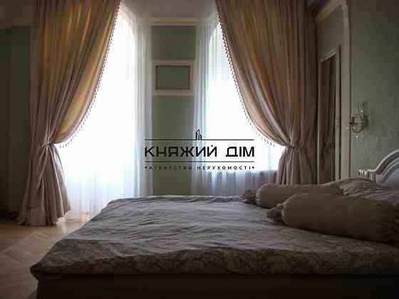 Оренда однокімнатної квартири- студіо в центрі міста у Царському будинку.Код Об'єкта 1159378. Киев