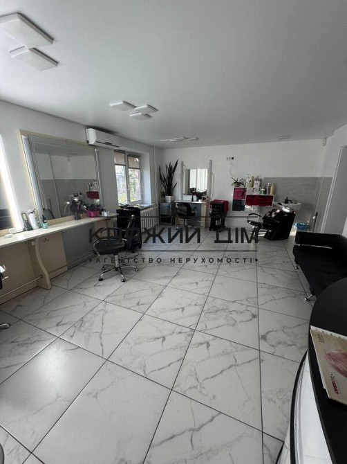 Оренда салону на Оболоні КОД 1581879 Киев - изображение 1