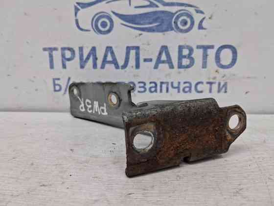 Петля капота правая Mitsubishi Pajero Wagon 3 3.2 ДИЗЕЛЬ 4M41 1999 (б/у) Київ