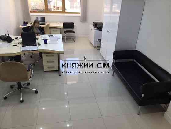 Продаж 2-х. поверховий офіс в Дипломат холі. М. Площа Льва Толстого, Університет. Код об'екта 23846 Київ