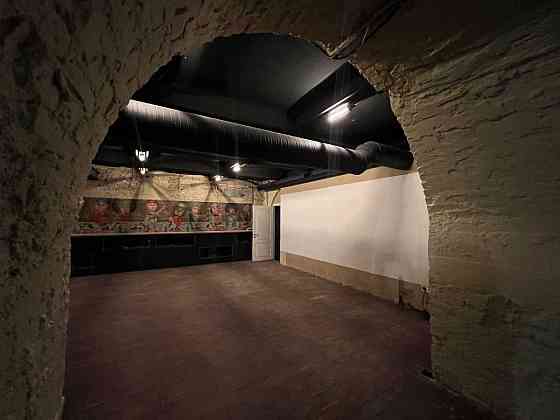 продажа помещения свободного назначения, здания Киев, Печерский, 450000 $ Київ