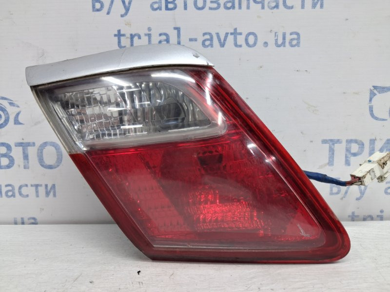 Фонарь задний внутренний левый Toyota Camry XV40 2.4 БЕНЗИН 2AZFE 2006 (б/у) Киев - изображение 1