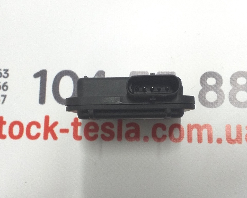 Модуль HOMELINK V OPTION 2 Tesla model S REST, model X, model 3 1114984-00-B Київ - зображення 3