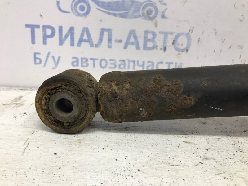 Амортизатор Передний Mitsubishi Pajero Wagon 3 3.2 ДИЗЕЛЬ 4M41 1999 (б/у) Киев - изображение 2