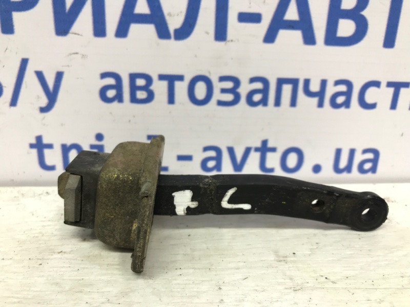 Ограничитель двери задний левый Mitsubishi Pajero Sport K9 2.5 DIESEL 4D56 1996 (б/у) Киев - изображение 1