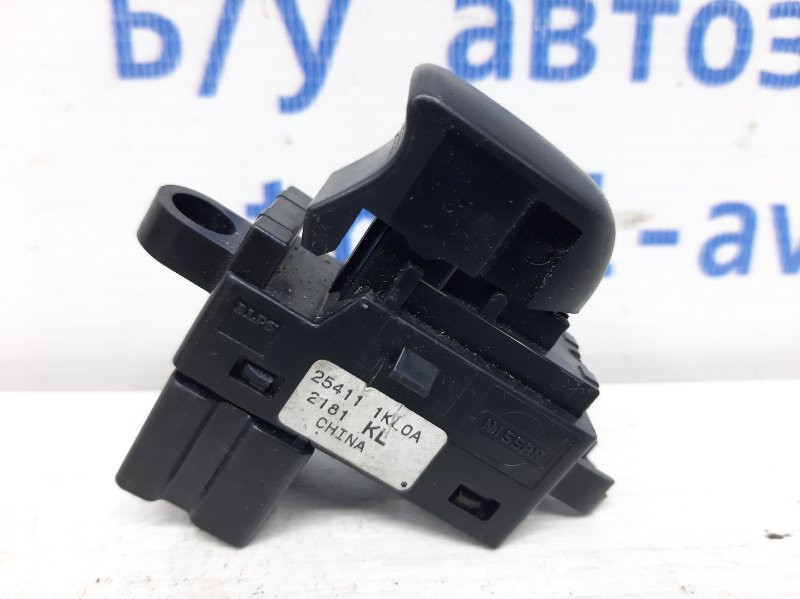 Кнопка стеклоподъемника Nissan Juke F15 1.6 TURBO MR16DDT 2010 (б/у) Київ - зображення 1