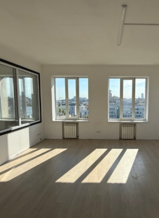 Золоті Ворота метро,вул Лисенка 4-6, офіс 53м Київ