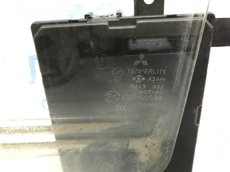 Стекло двери заднее левое Mitsubishi Pajero Wagon 4 3.2 ДИЗЕЛЬ 4M41 2006 (б/у) Київ - зображення 3