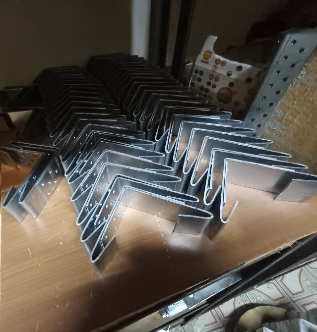 Кутник універсальний з ребром жорсткості 145×145×95 (2,5 мм) Українка - зображення 9