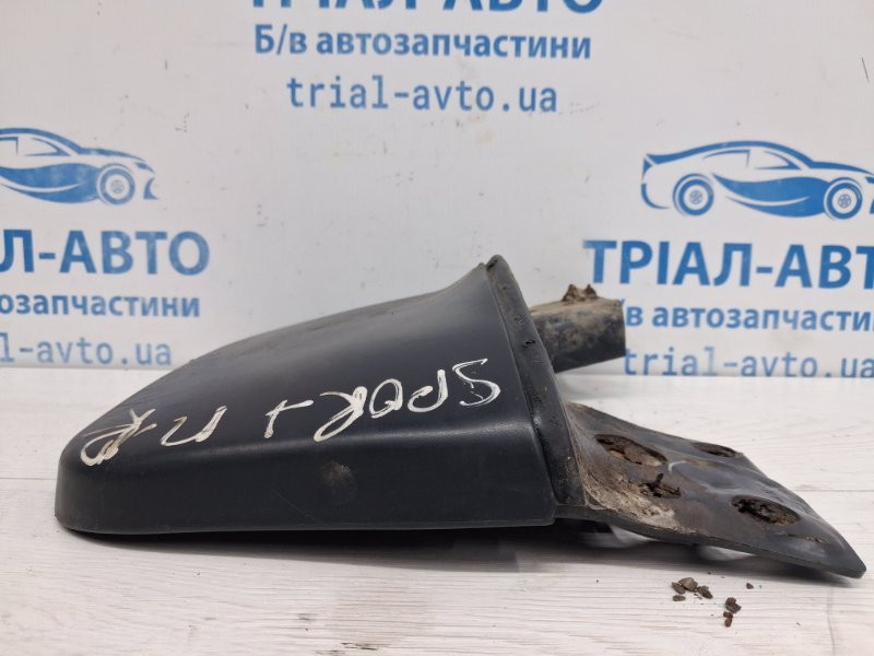Брызговик передний Mitsubishi Pajero Sport K9 2.5 DIESEL 4D56 1996 прав. (б/у) Київ - зображення 2