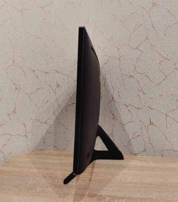 Монітор 32" Samsung U32J590U 3840x2160 4K UltraHD/VA/LED/75Гц/4мс+HDMI Роздільна - зображення 5