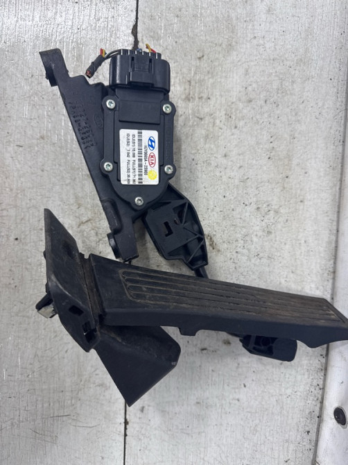 Педаль газа Hyundai IX35 LM 1.7 DIESEL D4FD 2009 (б/у) Київ - зображення 4
