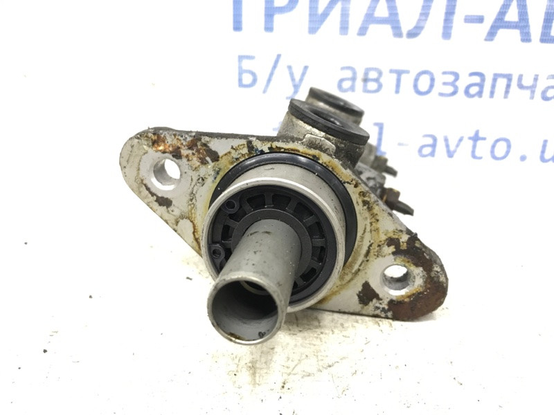 Тормозной цилиндр главный Hyundai Tucson JM 2.0 DIESEL D4EA 2004 (б/у) Киев - изображение 3