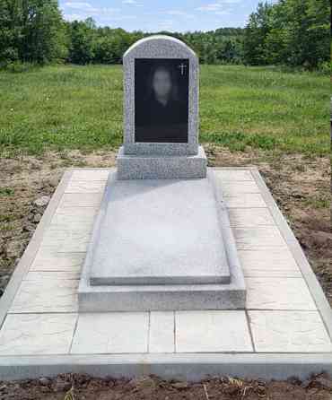 Виготовлення пам'ятників з крихти Луцьк