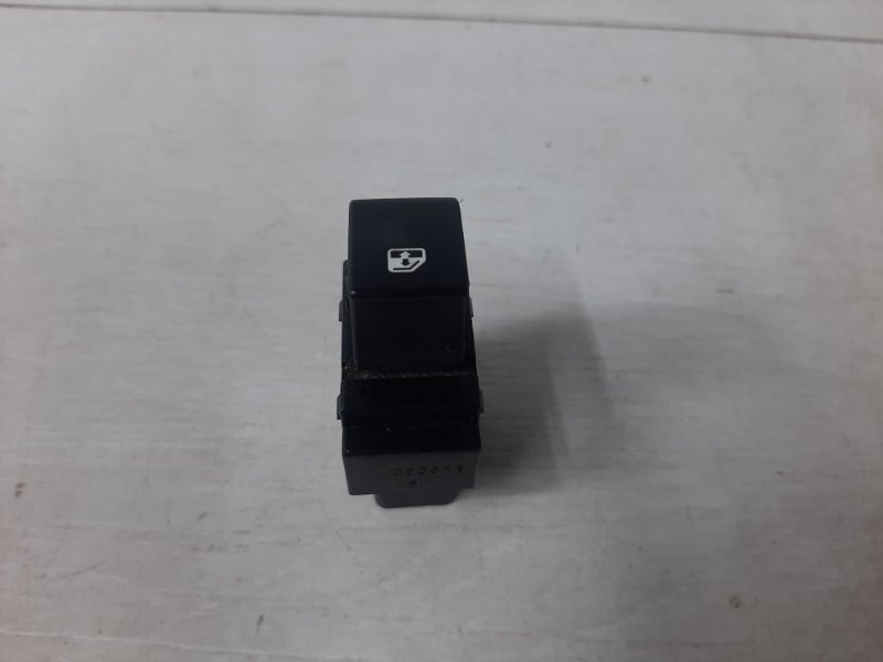 Кнопка стеклоподъемника Kia Ceed ED 1.4 БЕНЗИН G4FA 2006 (б/у) Киев - изображение 1