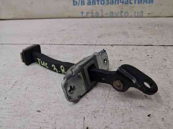 Ограничитель двери задний правый Hyundai Tucson 2004-2009 794902E000 (Арт. 86302) Киев