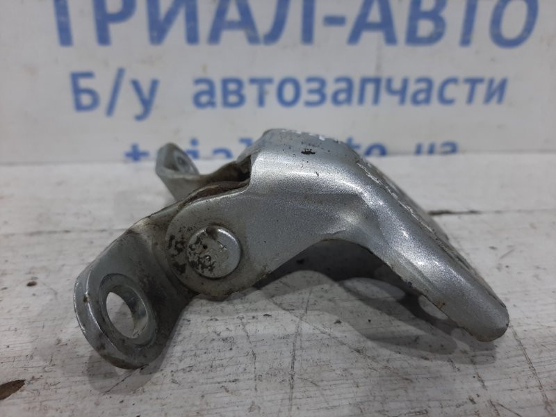 Петля двери передней правой нижняя Toyota Avensis 2002-2010 6873052010 (Арт. 26520) Киев - изображение 1