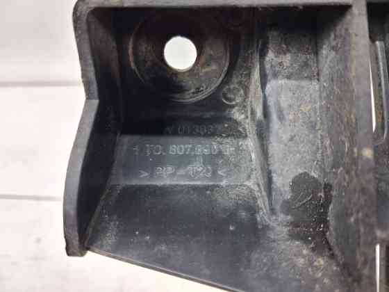 Кронштейн бампера передний правый Volkswagen Caddy 2K 1.9 DIESEL BJB 2003 (б/у) Киев