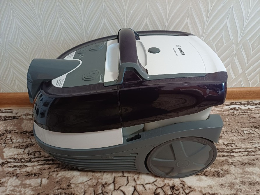 Пилосос миючий з аквафільтром Bosch BWD41740 Кропивницький - зображення 4