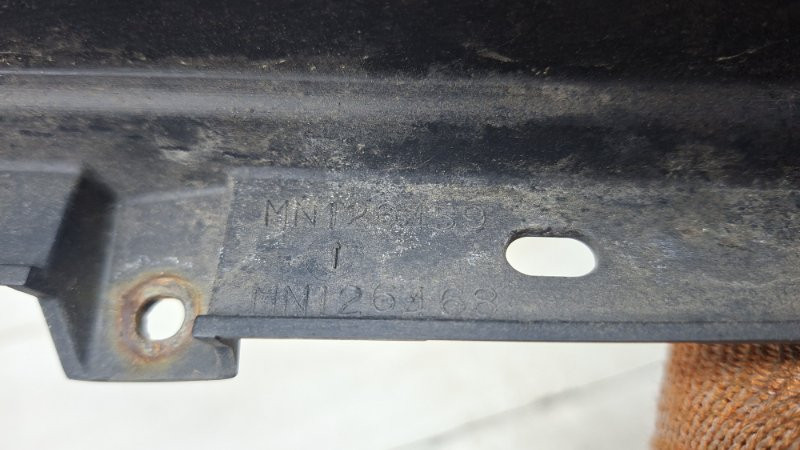 Решетка бампера центральная Mitsubishi Lancer 9 1.6 БЕНЗИН 4G18 2003 (б/у) Київ - зображення 6